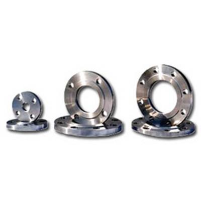 This is a set of stainless steel plate flanges in three different sizes, displayed side by side. Each is a circular flat fitting with a central bore and evenly spaced bolt holes, featuring smooth metallic surfaces. The varied dimensions make them suitable for connecting pipes of different diameters in industrial piping systems.