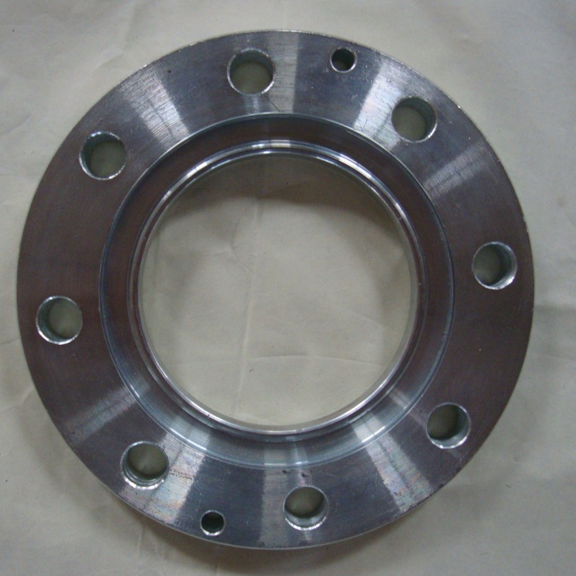 Grooved flange