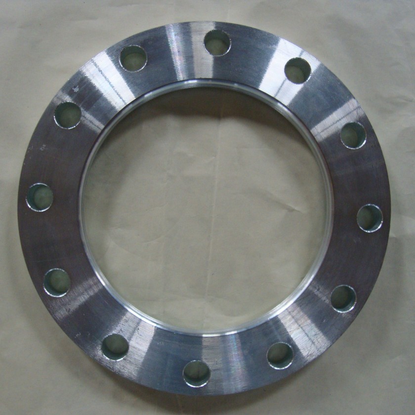 Grooved flange